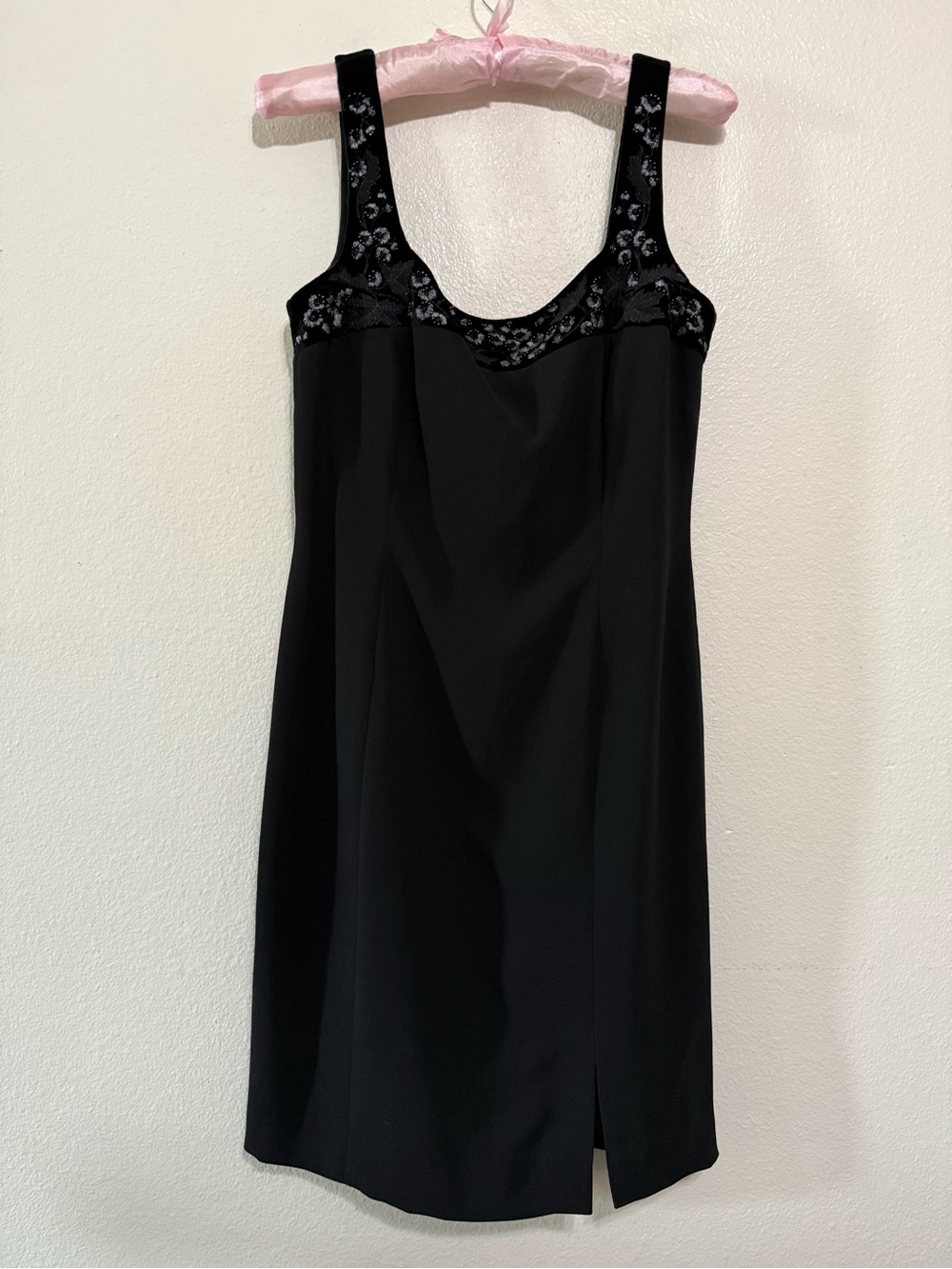 Vintage Jones New York Black Sleeveless Cocktail Dress with Embroidered Yoke